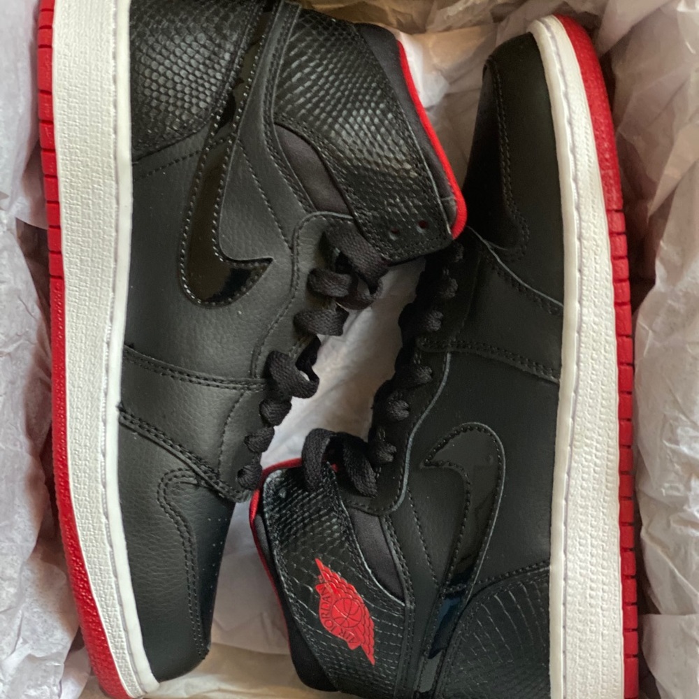 Air Jordan 1 Retro High BG 4.5Y